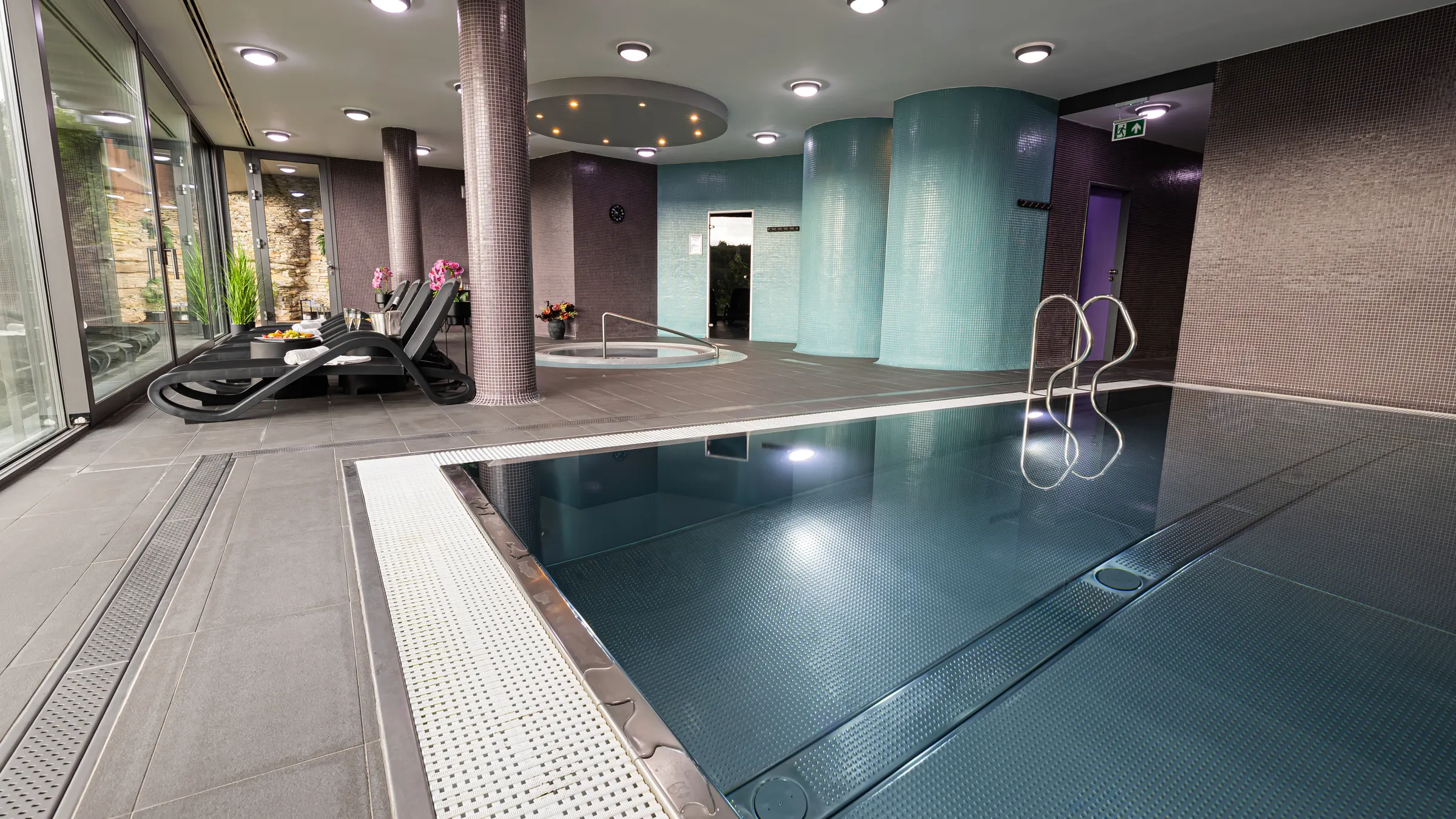 Wellness centrum s vířivkou